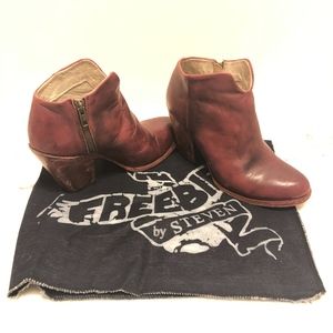Freebird by Steven red leather ankle boots heels 8